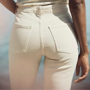 Zara High Waisted Cropped Flare Jeans in Ecru size 4